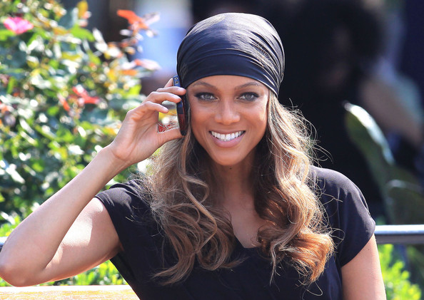 tyra banks show real hair. tyrabanks 180809 Tyra ditches