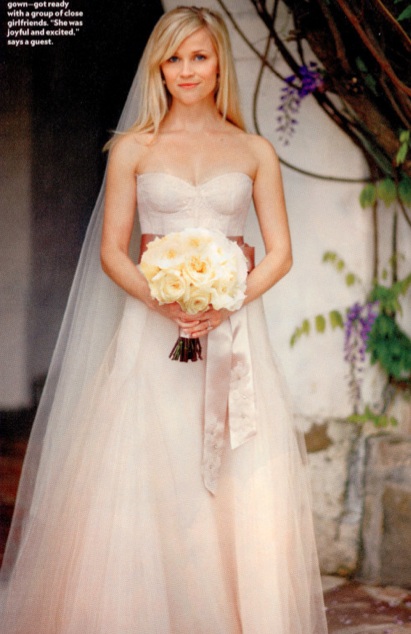 reese witherspoon wedding. A close look at Reese Witherspoon's pink wedding dress