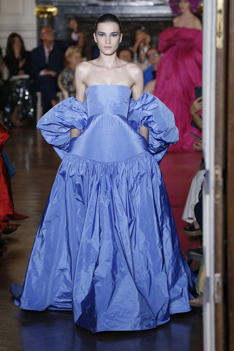 Valentino Closes Paris Couture Week AW18 With An Explosion Of Colour ...