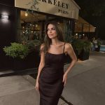 25+ Date Night Outfits That Always Look Chic (No Matter Where You’re Going)