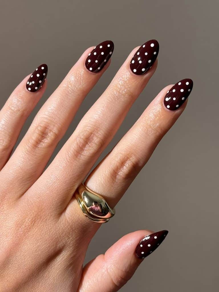 https://www.myfashionlife.com/wp-content/uploads/2025/11/PolkaDotNails_4-768x1024.jpg